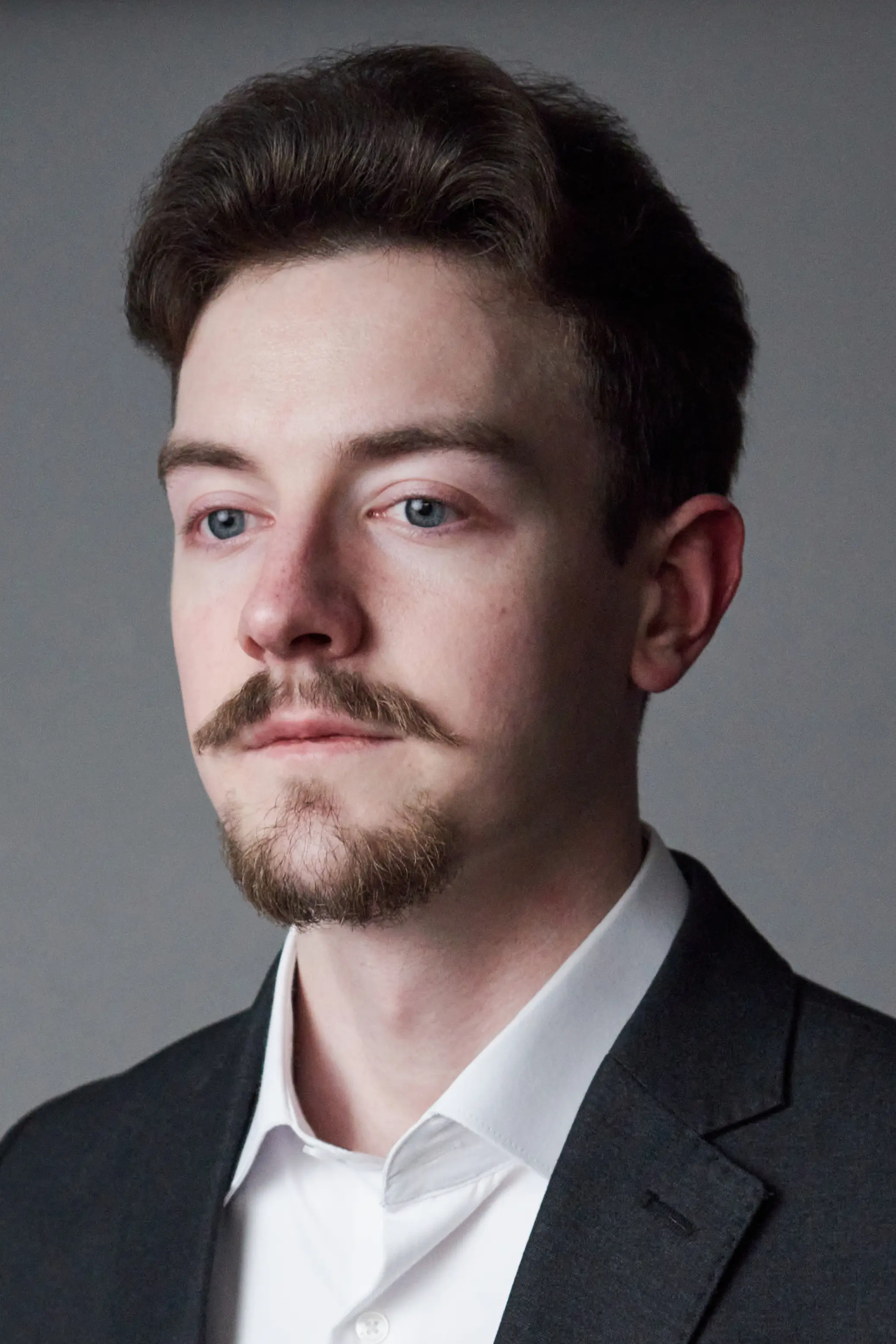 Photo portrait of the author